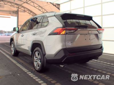 2025 Toyota RAV4 XLE - zdjęcie 6 z 26 - miniatura