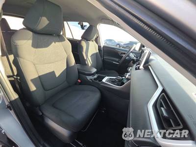 2025 Toyota RAV4 XLE - zdjęcie 8 z 26 - miniatura