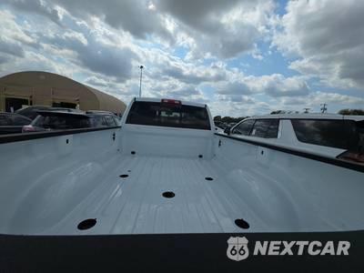 2019 Ram 3500 Tradesman Crew Cab Long Bed - zdjęcie 16 z 51 - miniatura