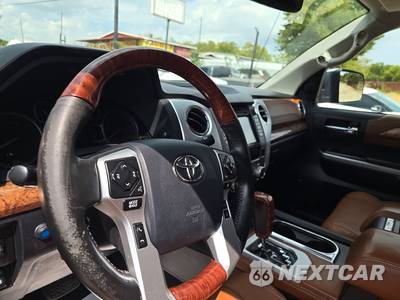2018 Toyota Tundra 1794 Edition Crew Cab Short Bed - zdjęcie 11 z 17 - miniatura