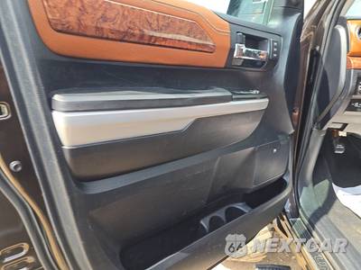 2018 Toyota Tundra 1794 Edition Crew Cab Short Bed - zdjęcie 9 z 17 - miniatura