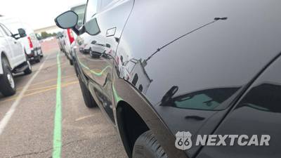2022 Aston Martin DBX - zdjęcie 34 z 40 - miniatura