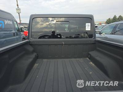 2022 Jeep Gladiator Sport Crew Cab Medium Bed - zdjęcie 16 z 29 - miniatura
