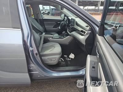 2021 Toyota Highlander XLE - zdjęcie 8 z 39 - miniatura