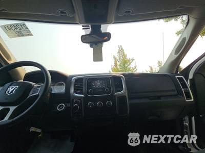 2023 Ram 1500 Classic SLT Crew Cab Short Bed - zdjęcie 11 z 56 - miniatura