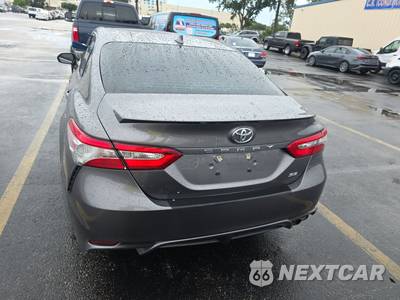 2019 Toyota Camry SE - zdjęcie 5 z 18 - miniatura