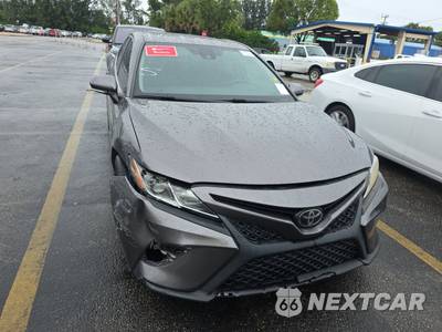 2019 Toyota Camry SE - zdjęcie 2 z 18 - miniatura