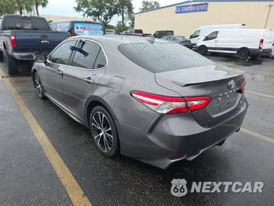 2019 Toyota Camry SE - zdjęcie 6 z 18 - miniatura