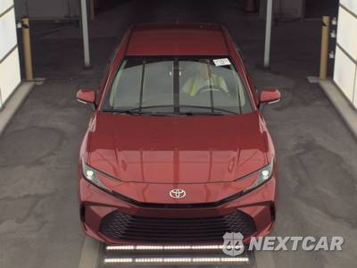 2025 Toyota Camry LE - zdjęcie 2 z 32 - miniatura