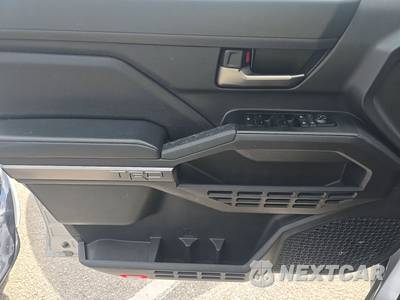 2025 Toyota Tacoma TRD Off-Road Crew Cab Medium Bed - zdjęcie 9 z 22 - miniatura