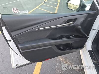 2026 Toyota Camry SE - zdjęcie 9 z 31 - miniatura