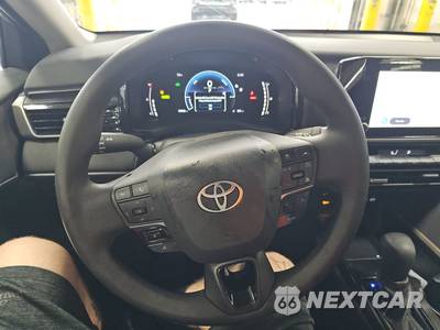2026 Toyota Camry LE - zdjęcie 10 z 28 - miniatura