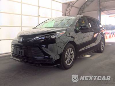 2025 Toyota Sienna LE 8-Passenger 120.5" WB