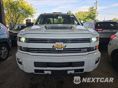 2018 Chevrolet Silverado 2500HD LTZ Crew Cab Medium Bed 1LZ - zdjęcie 2 z 33 - miniatura