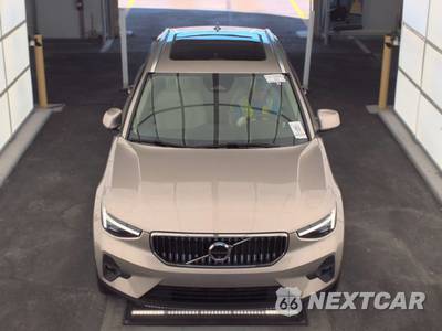 2024 Volvo XC40 B5 Ultimate Bright Theme - zdjęcie 2 z 21 - miniatura