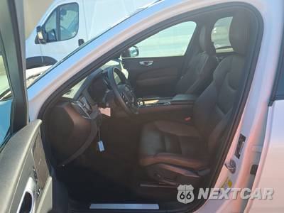 2024 Volvo XC60 B5 Plus Dark Theme - zdjęcie 7 z 33 - miniatura