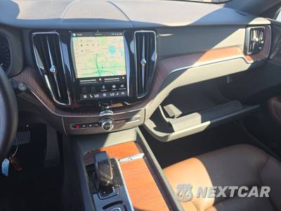 2024 Volvo XC60 B5 Plus Dark Theme - zdjęcie 11 z 33 - miniatura