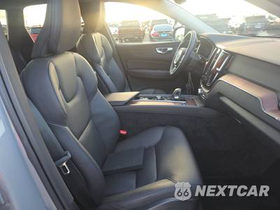 2024 Volvo XC60 B5 Plus Dark Theme - zdjęcie 8 z 23 - miniatura