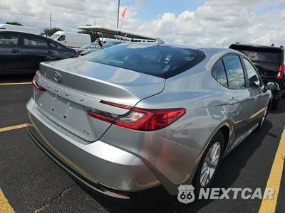 2025 Toyota Camry LE - zdjęcie 4 z 25 - miniatura