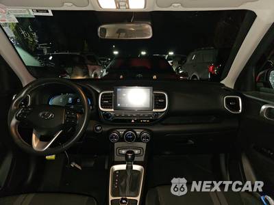 2025 Hyundai Venue SEL - zdjęcie 11 z 24 - miniatura