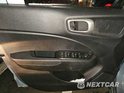 2025 Hyundai Venue SEL - zdjęcie 9 z 24 - miniatura