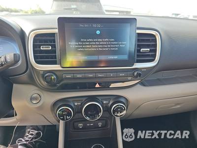 2025 Hyundai Venue SEL - zdjęcie 11 z 27 - miniatura