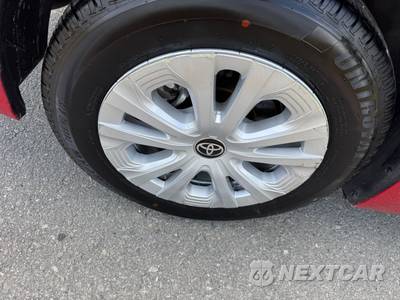 2020 Toyota Prius LE - zdjęcie 31 z 33 - miniatura