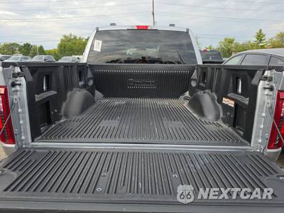 2025 Ford F-150 XLT Crew Cab Short Bed - zdjęcie 16 z 24 - miniatura