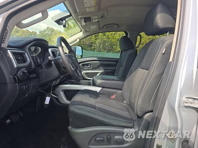 2019 Nissan TITAN SV Crew Cab Short Bed - zdjęcie 7 z 28 - miniatura