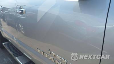 2019 Nissan TITAN SV Crew Cab Short Bed - zdjęcie 23 z 28 - miniatura