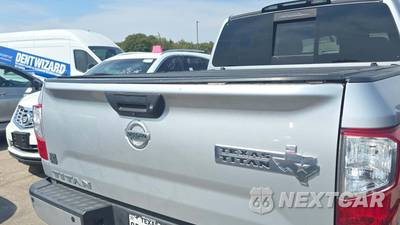 2019 Nissan TITAN SV Crew Cab Short Bed - zdjęcie 21 z 28 - miniatura