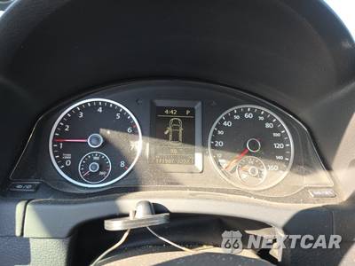 2013 Volkswagen Tiguan S w/Sunroof - zdjęcie 12 z 41 - miniatura