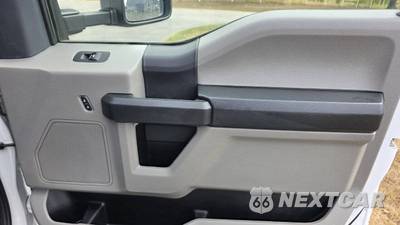 2022 Ford Super Duty F-550 Cab Chassis XL Regular Cab DRW - zdjęcie 16 z 27 - miniatura