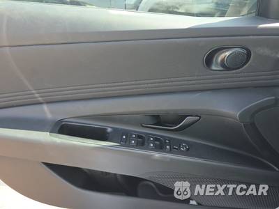 2025 Hyundai Elantra SEL Sport - zdjęcie 9 z 57 - miniatura