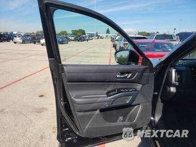 2026 Nissan Pathfinder SL - zdjęcie 9 z 18 - miniatura
