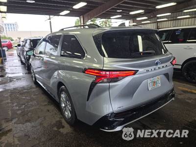 2023 Toyota Sienna XSE 7-Passenger 120.5" WB - zdjęcie 6 z 20 - miniatura