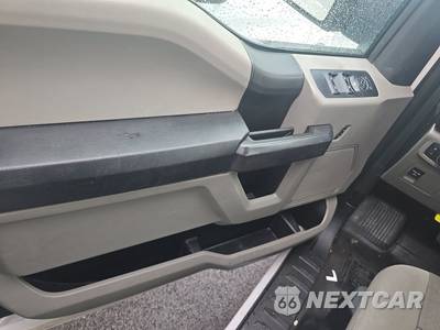 2018 Ford F-150 XL Extended Cab Medium Bed w/Rear Doors - zdjęcie 9 z 40 - miniatura