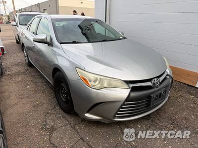 2016 Toyota Camry LE - zdjęcie 2 z 26 - miniatura