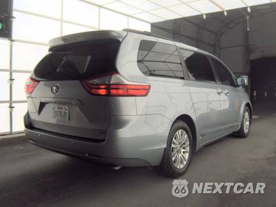 2015 Toyota Sienna XLE 8-Passenger 119.3" WB - zdjęcie 5 z 27 - miniatura
