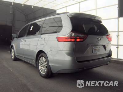 2015 Toyota Sienna XLE 8-Passenger 119.3" WB - zdjęcie 8 z 27 - miniatura