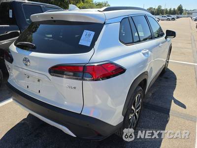 2022 Toyota Corolla Cross XLE - zdjęcie 4 z 19 - miniatura