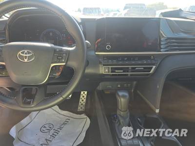 2026 Toyota Camry SE - zdjęcie 11 z 23 - miniatura