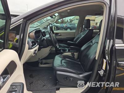 2018 Chrysler Pacifica Hybrid Touring L 121.6" WB - zdjęcie 13 z 25 - miniatura