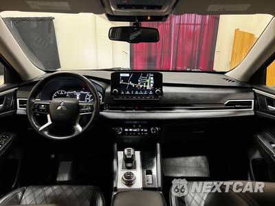 2022 Mitsubishi Outlander SEL - zdjęcie 12 z 50 - miniatura