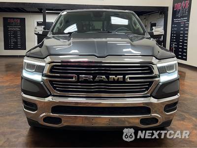2020 Ram 1500 Laramie Crew Cab Short Bed - zdjęcie 4 z 50 - miniatura