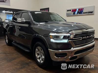 2020 Ram 1500 Laramie Crew Cab Short Bed - zdjęcie 3 z 50 - miniatura