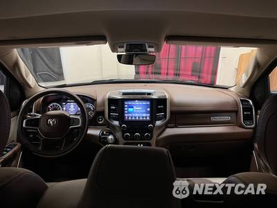 2020 Ram 1500 Laramie Crew Cab Short Bed - zdjęcie 14 z 50 - miniatura