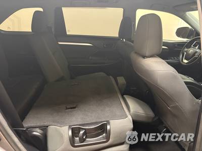2018 Toyota Highlander LE - zdjęcie 19 z 38 - miniatura