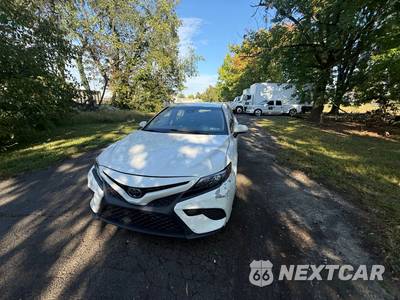 2018 Toyota Camry SE - zdjęcie 29 z 100 - miniatura