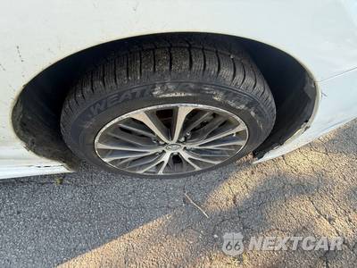 2018 Toyota Camry SE - zdjęcie 31 z 100 - miniatura